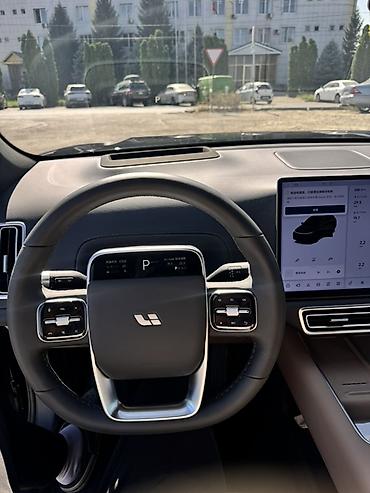 продаю лабо: Lixiang L7: 2025 г., 1.5 л, Автомат, Гибрид, Кроссовер — 6