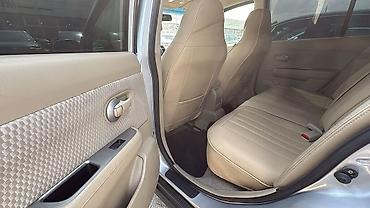 bort baqaj: Nissan Tiida hatchback – gümüşü rəng Xüsusiyyətlər və təchizat: - — 6