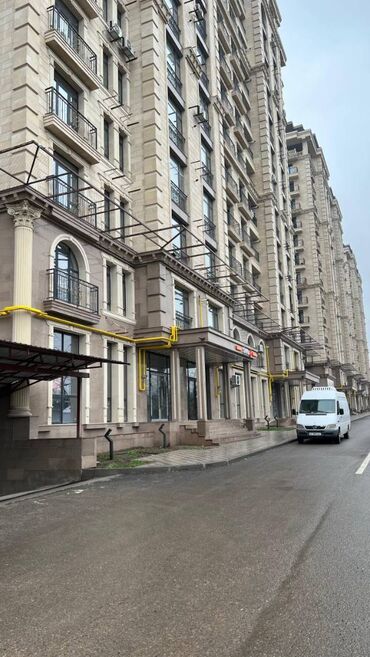 Офисы: Продаю Офис 312 м², Без ремонта, Многоэтажное здание, 1 этаж