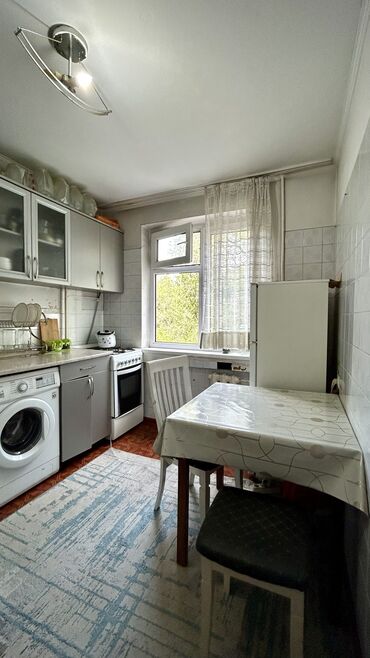 гостивой дом бишкек: 3 комнаты, 58 м², 104 серия, 3 этаж, Косметический ремонт