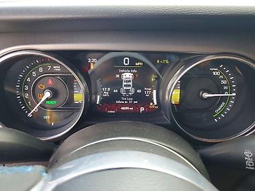 phev: Jeep Wrangler: 2023 г., 2 л, Автомат, Электромобиль, Внедорожник — 9
