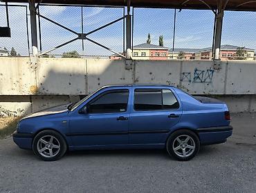 Volkswagen Vento: 1993 г., 1.8 л, Кол менен иштөөчү, Бензин, Седан lalafo.kg да — 4 Volkswagen Vento: 1993 г., 1.8 л, Кол менен иштөөчү, Бензин, Седан — 4