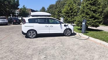 tesla model x: Минивэн, Пункт назначения: Аэропорт Манас, Количество мест: 4, Лицензия №: 005731 — 1