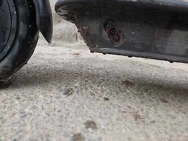 Elektrikli samokatlar: Elektrik skuter PRİBLEMİ TEKERLERİ PARTLAQ OLMASIDIR HER ŞEY İSLİYİR — 7
