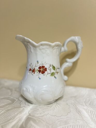 ваза напольная стеклянная высокая без узора: Kolleksiya və interyer üçün nadir “Baranovka” (1802) farfor sürahisi