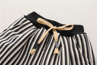 Cinslər və şalvarlar: Qara rəng 3-4 yaşa, Zolaqlı 2-3 yaş uşaqlara uyğundur. Çəhrayı rəngli — 7