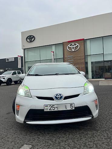 07 2012: Toyota Prius: 1.8 l | 2012 il Hetçbek — 5