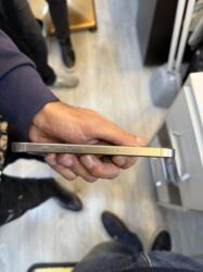 Apple iPhone: IPhone 15 Pro, 256 GB, Natural Titanium, Face ID — 7