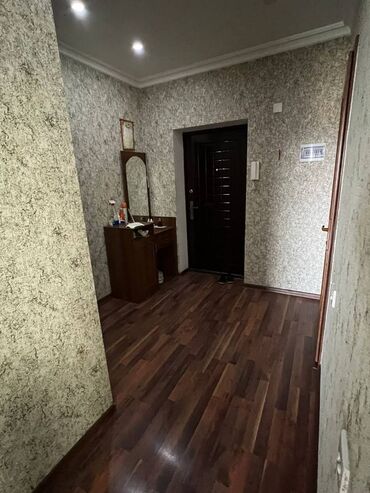 Uzunmüddətli kirayə mənzillər: Bakıxanov Akkord binasında Ülvi şadlıq sarayının yanı, Sürət qatarına — 8