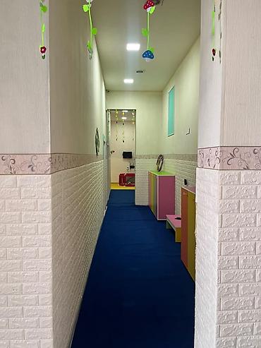 ferma is: Nəsimi rayonunda, 8 Noyabr metrosuna yaxın, əsas yola birbaşa girişli — 6