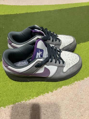 Кроссовки и спортивная обувь: Мужские кроссовки, 39, Nike, Б/у, цвет - Серый, Самовывоз