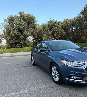 Ford: Ford Fusion sedan - Kuzov: 4 qapılı sedan, mavi rəng - Mühərrik — 2