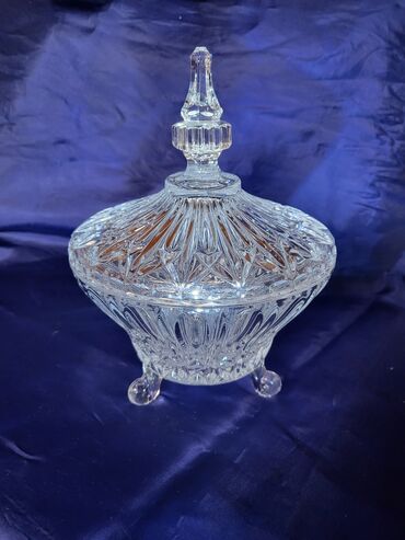 Ostalo posuđe: Bombonijera kristal Zajecar 70te. Bombonijera je perfektna,sve ma — 2