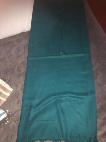 Hicab: Şərflər və şallar dəsti - Müxtəlif rəng və fakturalarda qadın — 9