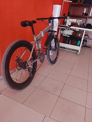 İdman velosipedləri: Dağ velosipedi – tam asma sistemli, 26” təkərlər idiyal veziyete di — 2