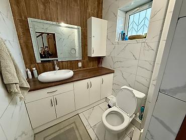 Продажа коттеджей и домов: Продаю! Два Дома 303м2 на Одном угловом Участке 6соток правильной — 21