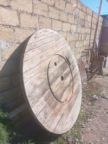 Обшивка: Taxta material dəsti Məhsul təsviri: - Böyük diametrli taxta kabel at lalafo.az Обшивка: Taxta material dəsti Məhsul təsviri: - Böyük diametrli taxta kabel