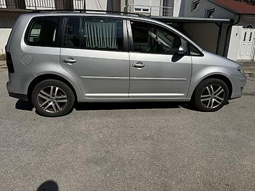 auto srbija.rs: Volkswagen Touran – porodični MPV, srebrna boja. - Motor i pogon — 9