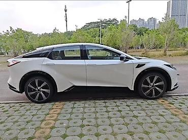 Продажа авто: Toyota bZ5: 2026 г., Электромобиль, Лифтбек — 5