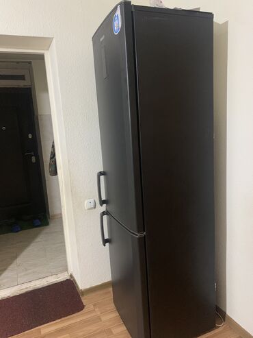 холодильник прадаю: Срочно продается холодильник, высота 1.95,2.00, ширина 58,60 см