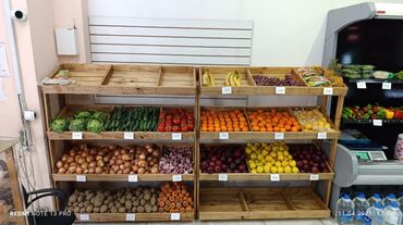 Строительный кирпич: Стелажы для овощей из дерева — 12