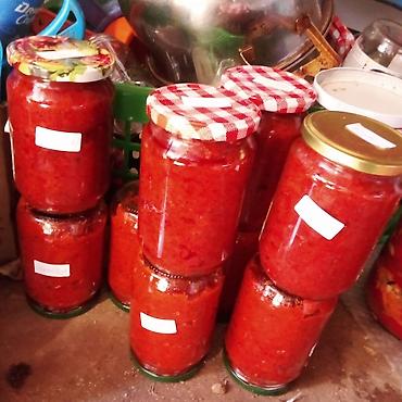 Prehrambeni proizvodi: Domaći ajvar i pindžur u teglama. - Ajvar od pečenih paprika – sitno — 6