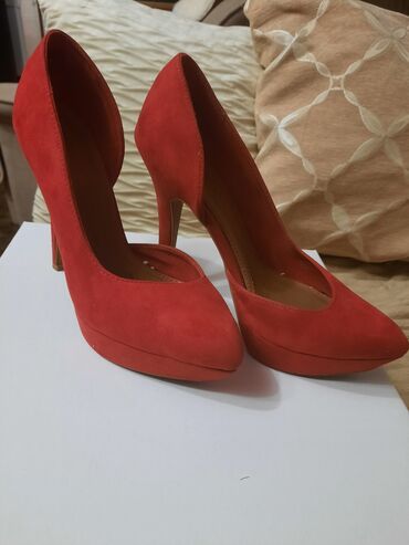 Salonke: Salonke, Bershka, 37 — 5