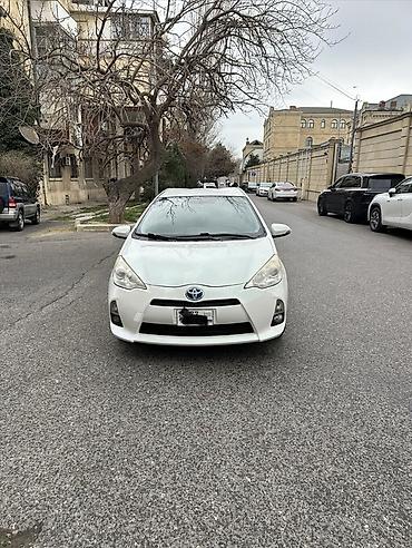 Toyota Prius: 1.5 l | 2017 il Hetçbek lalafo.az -da Toyota Prius: 1.5 l | 2017 il Hetçbek