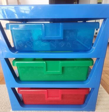 Lego kutija za odlaganje sa fiokama tri plastične fioke crvena