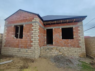 Həyət evləri və villaların satışı: Təcili Satılır : 39000 Azn

1.5 sotun içində

 Evin Ümumi sahəsi 95 kv — 5