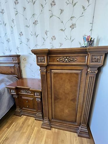 temiz su: Klassik üslubda massiv ağacdan yığılmış yataq otağı mebel dəsti 📍Çox — 3