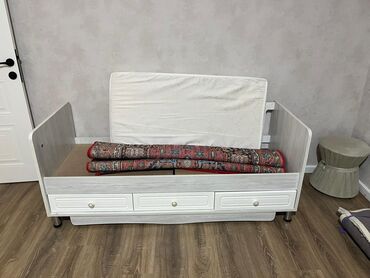 Təknəfərlik uşaq çarpayıları: Oğlan və qız üçün, İşlənmiş, Çarpayı, Bazasız, Matras ilə, Siyirməli