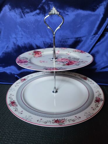 Kuhinjski setovi: Nov porcelanski vintaz,etazer. Porcelanski etazer,sve na njemu odsjaj — 4