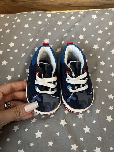 Uşaq ayaqqabıları: 3 ayaqqabi 16, 18, 21 razmer hamisi birlikde 30 azn 1 ci olan -da lalafo.az — 2 Uşaq ayaqqabıları: 3 ayaqqabi 16, 18, 21 razmer hamisi birlikde 30 azn 1 ci olan — 2