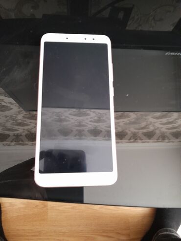 s2 ekran: Xiaomi Redmi S2, rəng - Ağ, 
 Zəmanət, Barmaq izi, İki sim kartlı