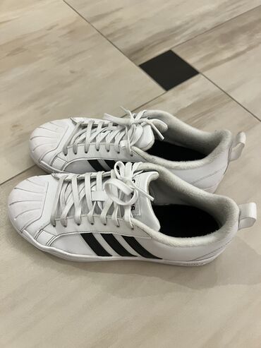 adidas adiprene qadın krossovkaları: Adidas, Размер: 37.5, цвет - Белый, Б/у