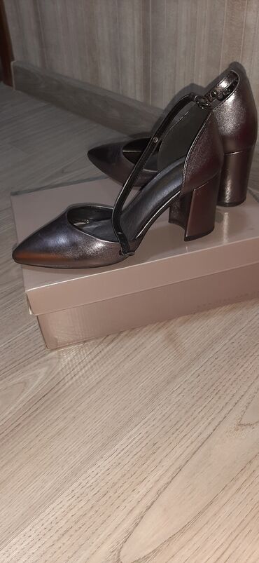2904 объявлений | lalafo.kg: Туфли кожаные 37размер(Германия)