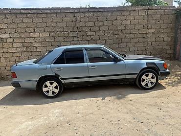 ije motor: Mercedes-Benz W124: 2.3 l | 1985 il Sedan — 4