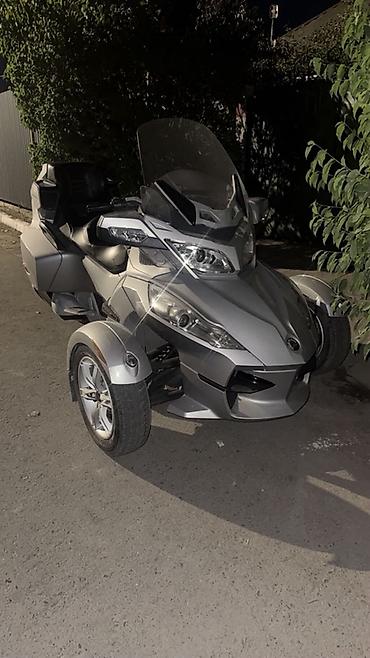 мото зонтик: Трайк Can-Am Spyder RT (серебристый) - Трёхколёсный туристический — 2