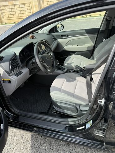 Hyundai: Hyundai Elantra: 2 l | 2018 il Sedan — 6