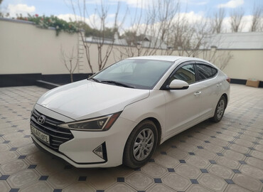 Hyundai: Hyundai Elantra: 2019 г., 2 л, Автомат, Бензин, Седан — 1