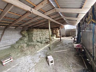 Продажа коттеджей и домов: Продаётся жилой дом с участком. Объект: - Одноэтажный дом - Во дворе — 12