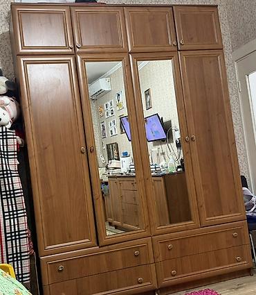 антресоли: Гарнитур для спальни в классическом стиле, цвет — теплый орех. Состав — 1