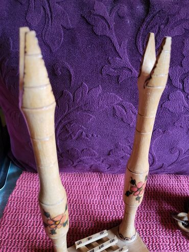 Ostali kućni dekor: Figura drvena sa Zaltibora iz 80ih. bez ostecenja. Visina. 25cm — 9