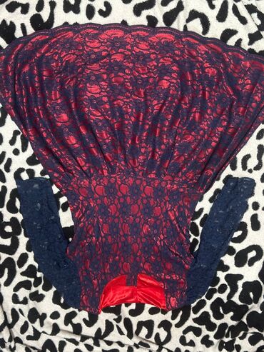 Dəstlər, kostyumlar: İkinci el paltarlar Məhsul: 2 ədəd üst geyimi dəsti 1) Qolsuz qadın — 7