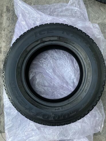 мото зит: Шины 205 / 70 / R 15, Зима, Б/у, Пара, Япония, GoodYear