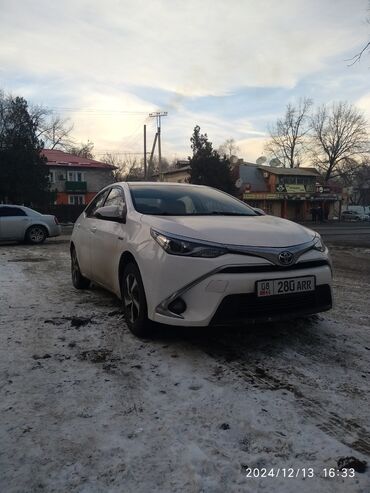 авиди машина: Toyota Corolla: 2017 г., 1.8 л, Робот, Гибрид, Седан