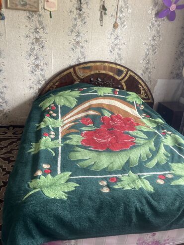 спальные матрасы: Двуспальная кровать, Б/у, С матрасом, длина - 2000 см