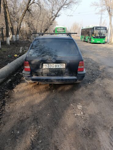 авто следующим выкупом: Представлен универсал Volkswagen Golf III Variant в темно-синем цвете