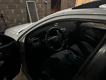 Toyota: Toyota Avensis: 2001 г., 2 л, Механика, Бензин, Универсал — 10